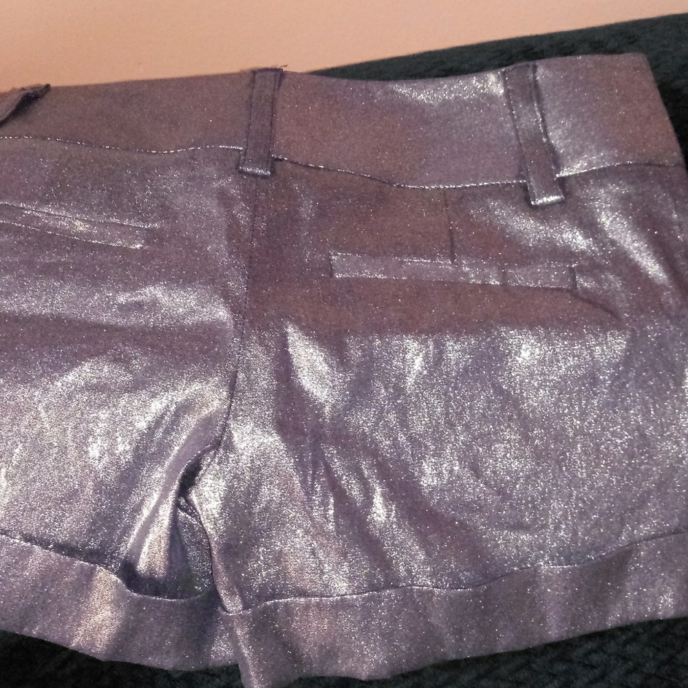 Short pants - Picture 2 of 2